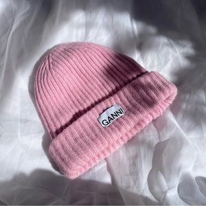 SOLD - Ganni beanie